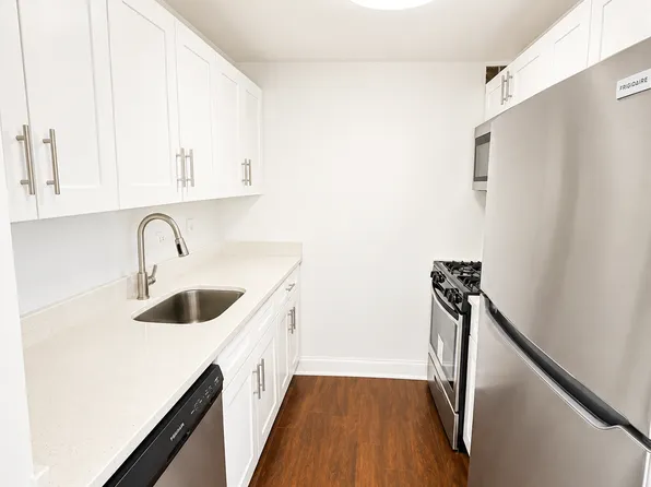 15910 71st Ave #T, Fresh Meadows, NY 11365