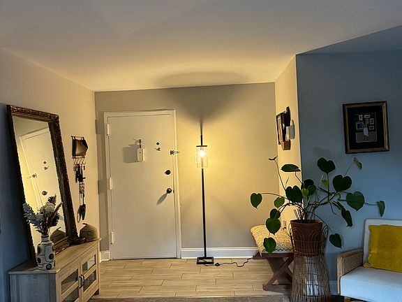 Spacious Entrance area
