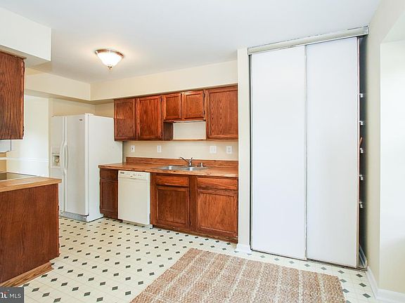 3rd image of 12207 Nutmeg Ct