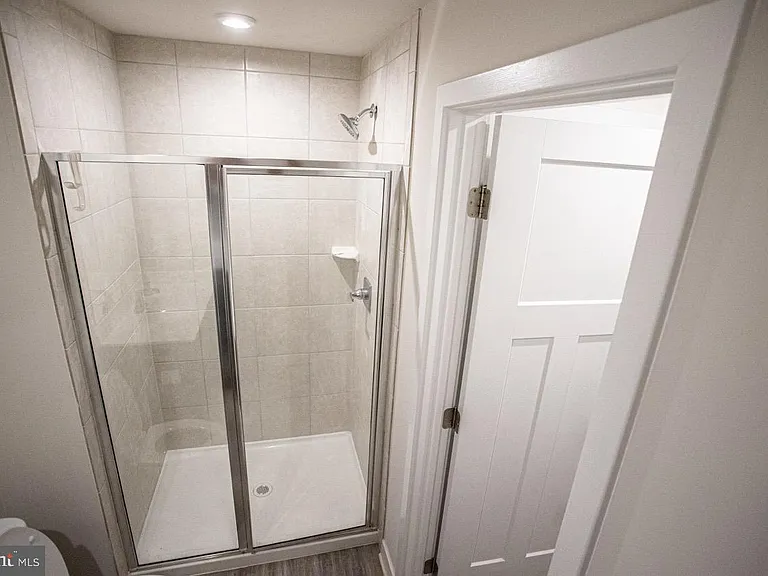 7821 Cove Point Dr — Photo 46