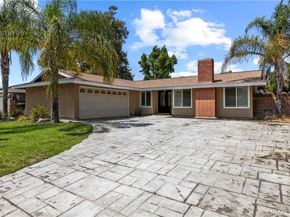 28111 Alaminos Dr, Santa Clarita, CA 91350