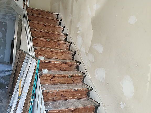 5th image of 2337 Tom Jones St