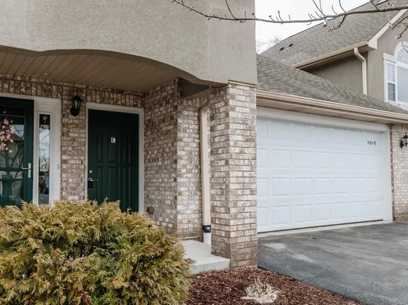 9185 W Elm Ct #5, Franklin, WI 53132