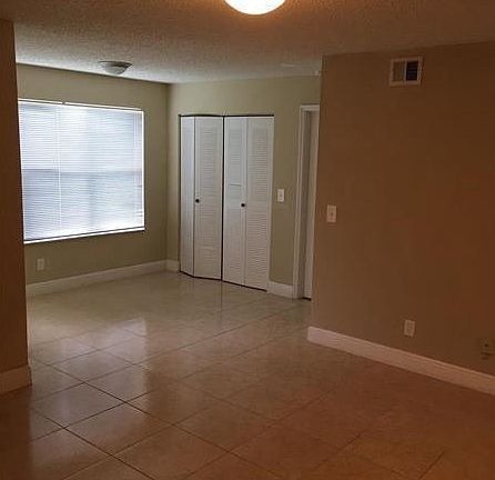 5th image of 565 Vista Isles Dr APT 2017
