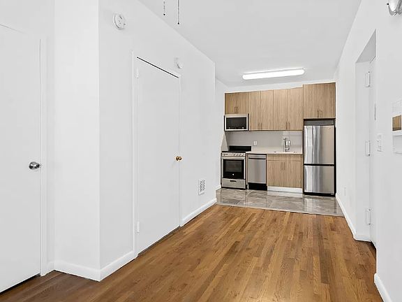 2nd image of 121 Reade St APT 1A