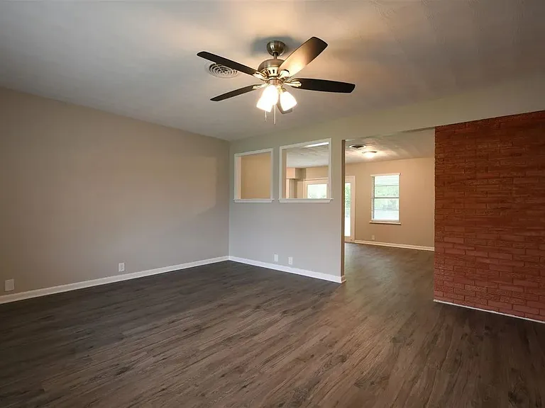 1607 Anthony St — Photo 19