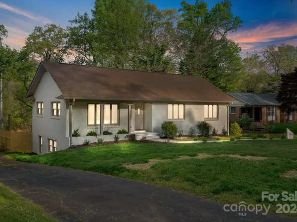 2517 Wensley Dr, Charlotte, NC 28210