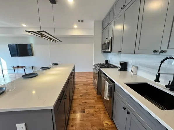 241 Palisade Avenue image 7 of 22