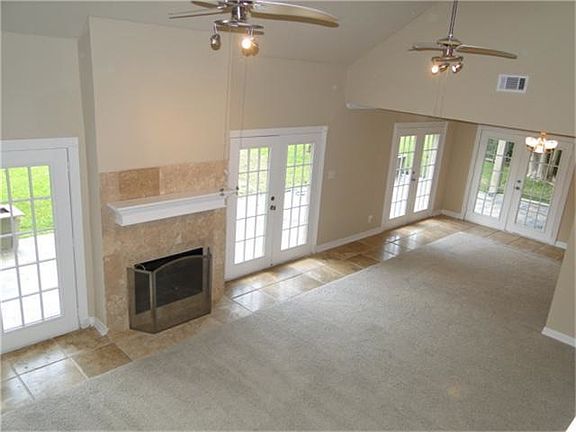5th image of 108 Stones Edge Dr