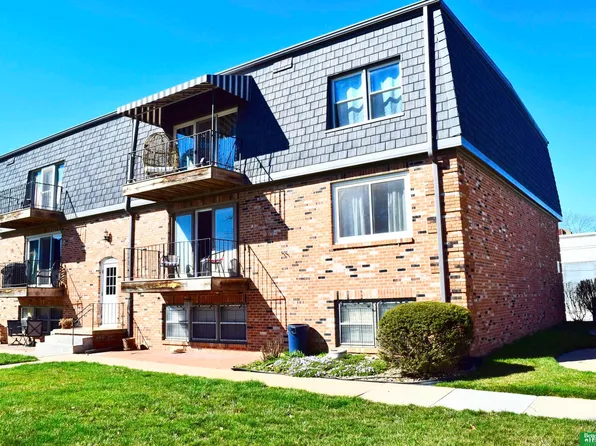 12737 Woodcrest Plz #3-219, Omaha, NE 68137