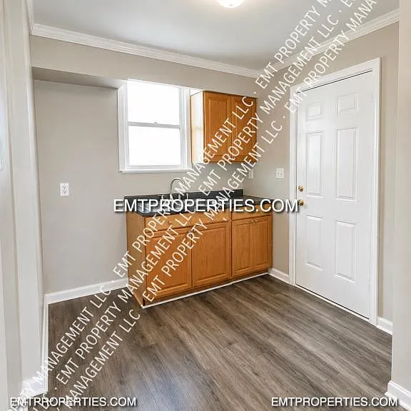 1223 W 5th St — Photo 8