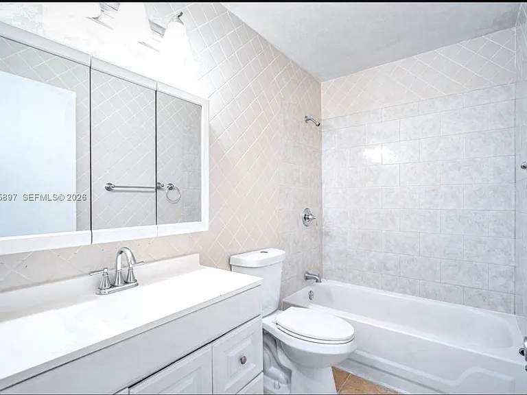 4259 Royal Banyan Way #B — Photo 16