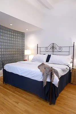 Sold by Flat Iron Real Estate | media 22