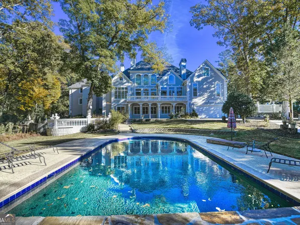 6020 Riverside Dr, Sandy Springs, GA 30328