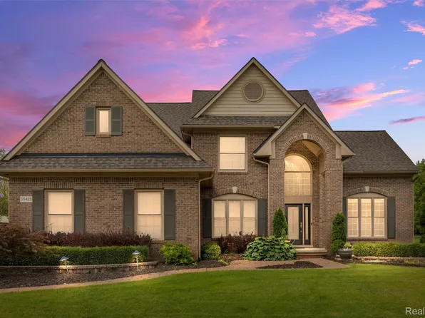 30425 Norwich Dr, Novi, MI 48377