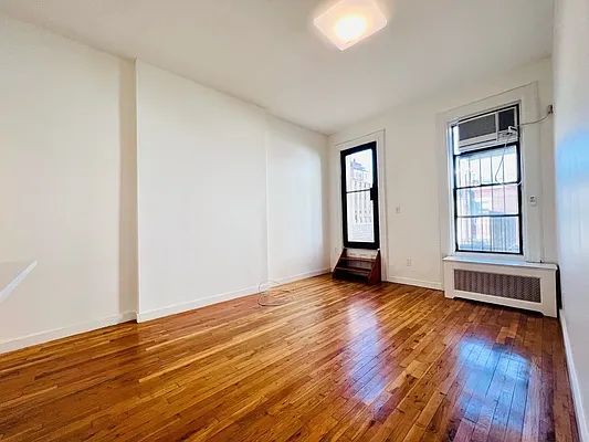 Rented by Domain Properties | media 9