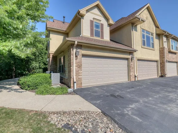 8667 S Deerwood LANE, Franklin, WI 53132