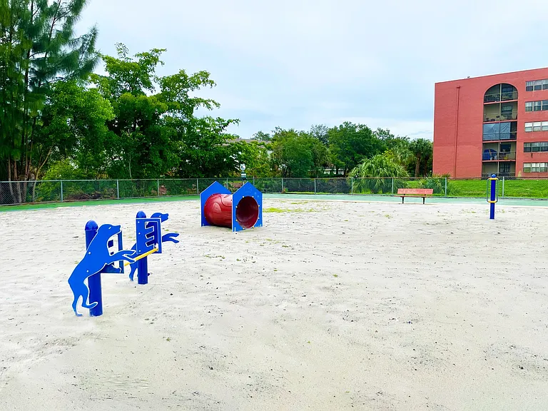 Spacious, fully-equipped Bark Park