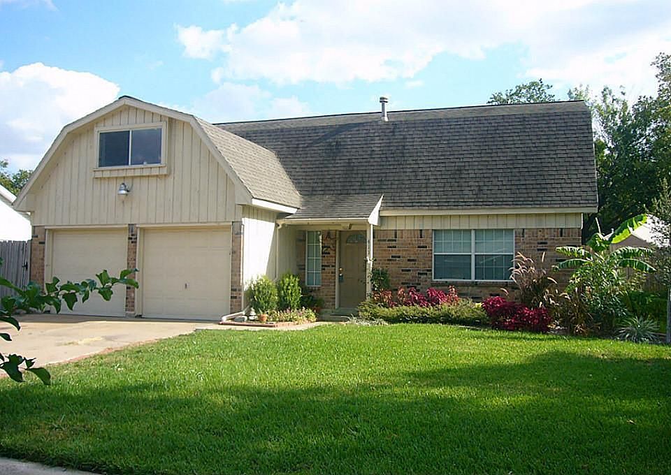 1st image of 411 Skywood Dr
