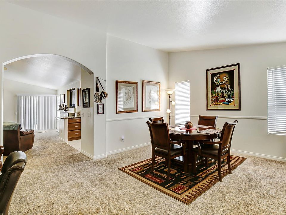 1st image of 899 Autumn Ln