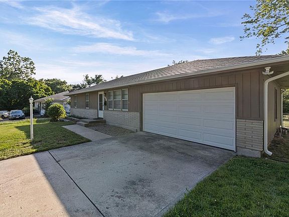 3rd image of 8612 Crescent Ave