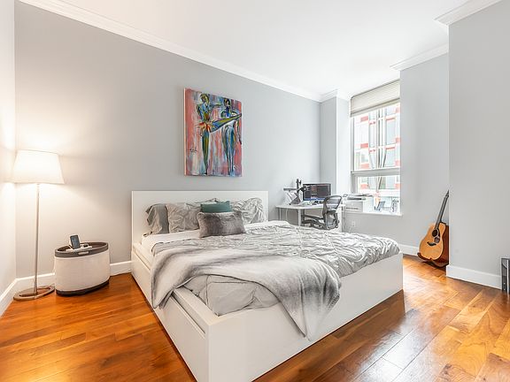 5th image of 2-17 51st Ave #202