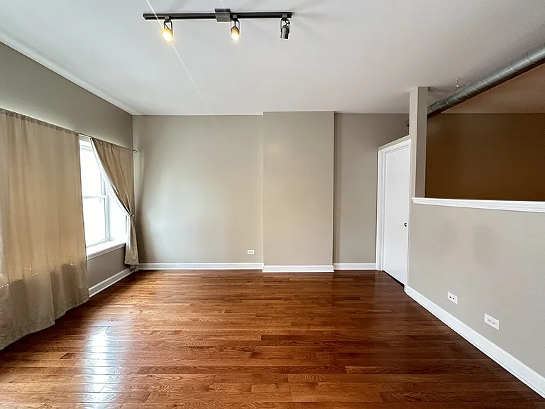 674 N Orleans St #3 — Photo 13