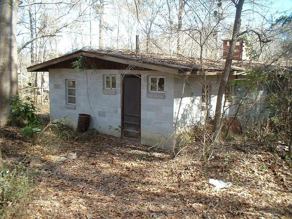 2nd image of 590 Shoreline Dr