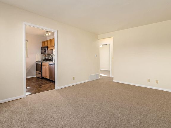 4th image of 4219 Indianola Ave