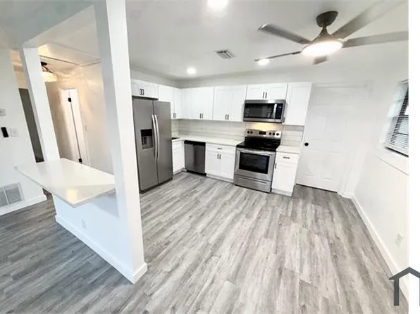 2323 35th St S, Saint Petersburg, FL 33711