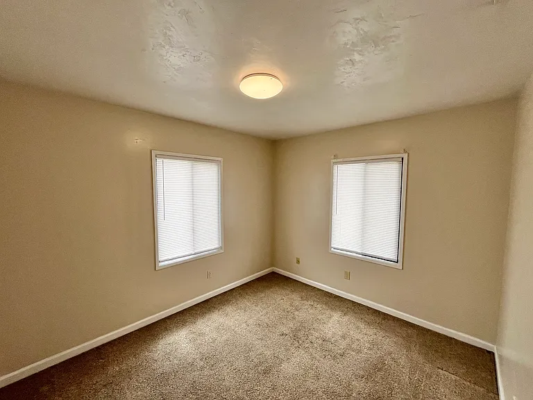10860 Seymour St — Photo 4