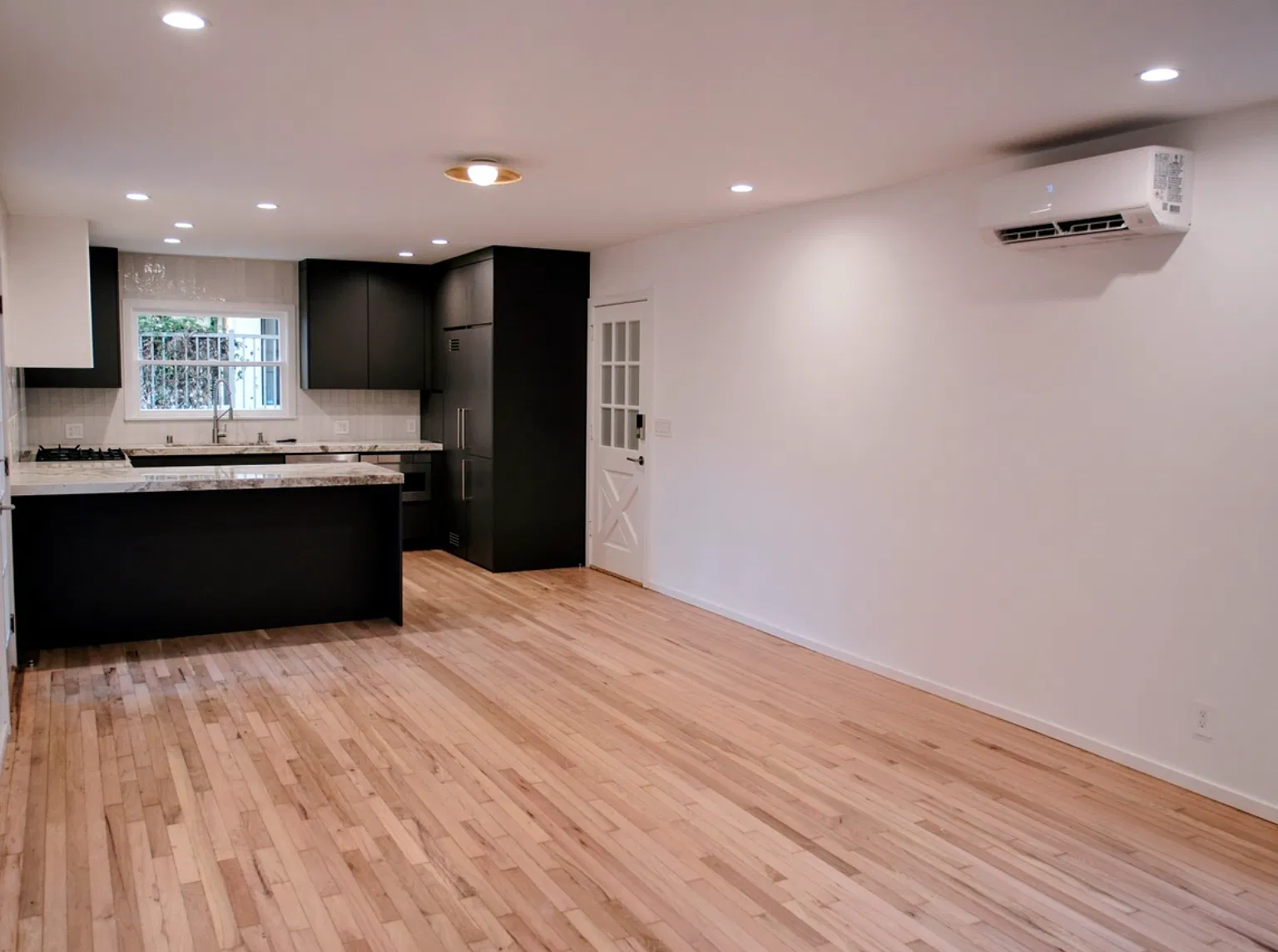 1 bed, 800 sqft, $4,800 — Photo 3