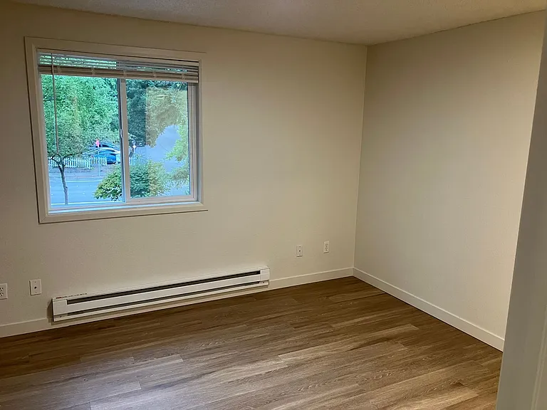 Cross Creek Apartments — Photo 32