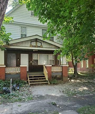 2nd image of 923 21st St #A