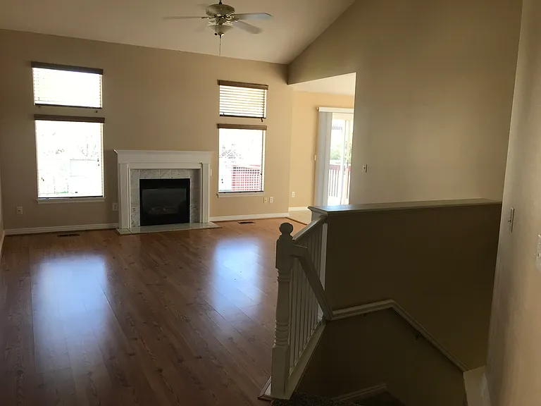 258 E Rawlins Ln — Photo 3