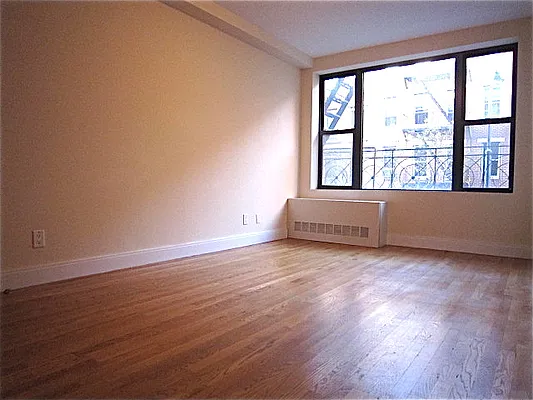 Rented by Apartments by Us | media 11