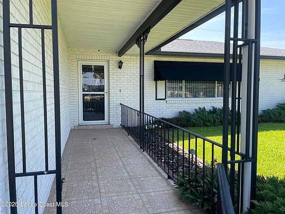 4th image of 629 Ebony St