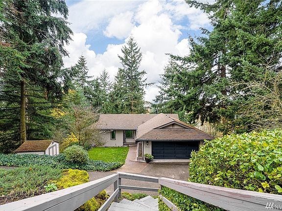 3rd image of 7522 171st Avenue Ct E