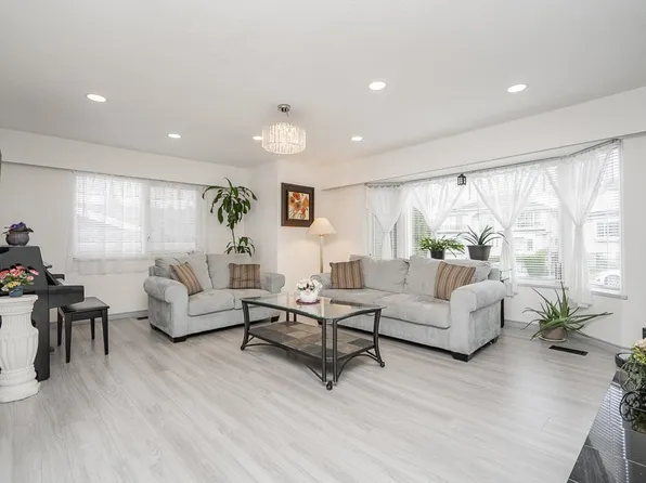 8255 18th Ave, Burnaby, BC V3N 1K4