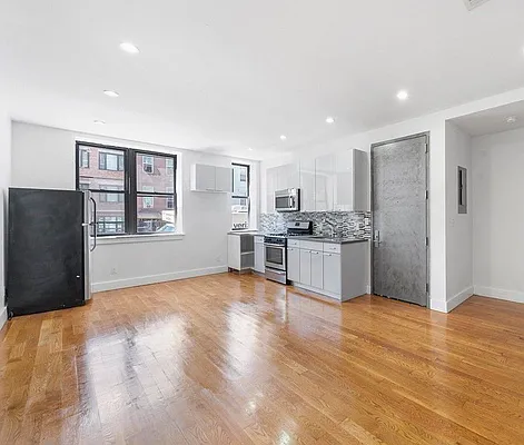 Rented by Nest Seekers International | media 9