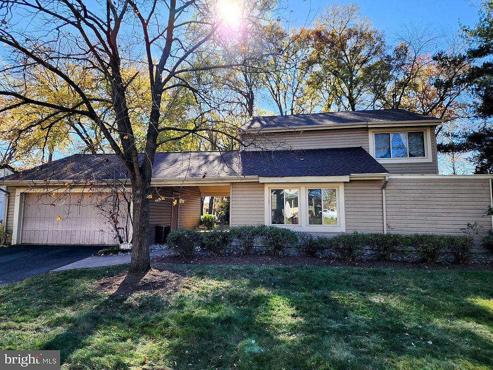2nd image of 105 Willow Pl