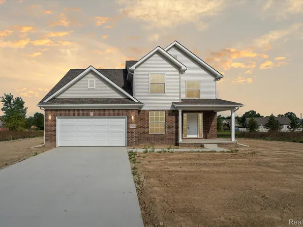 14252 Red Oak Dr, Belleville, MI 48111