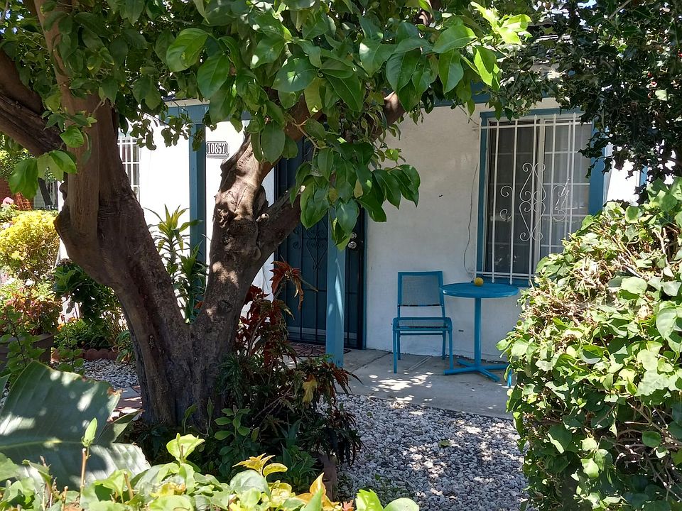1st image of 10857 Blix St