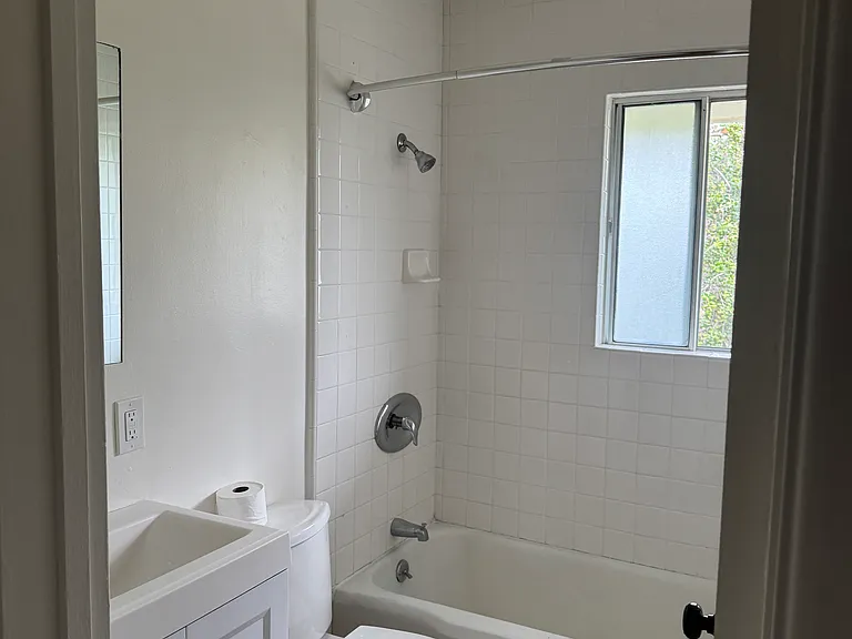 1718 Raymond Hill Rd #4 — Photo 11