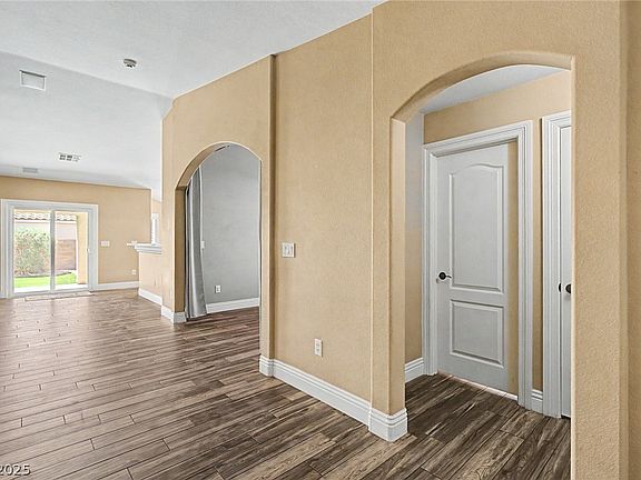 4th image of 3609 Pantego Ave
