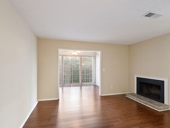 3rd image of 506 Countryside Ln
