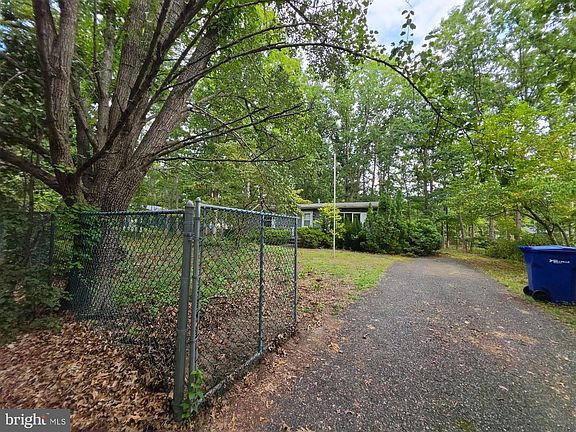5th image of 17 Sandy Ln