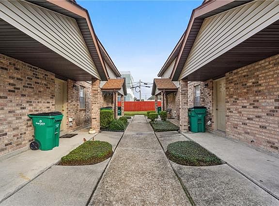 3rd image of 4425 Barnett St #A