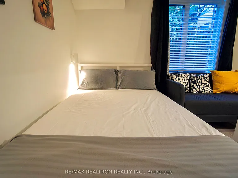 415 Jarvis St #135 — Photo 3