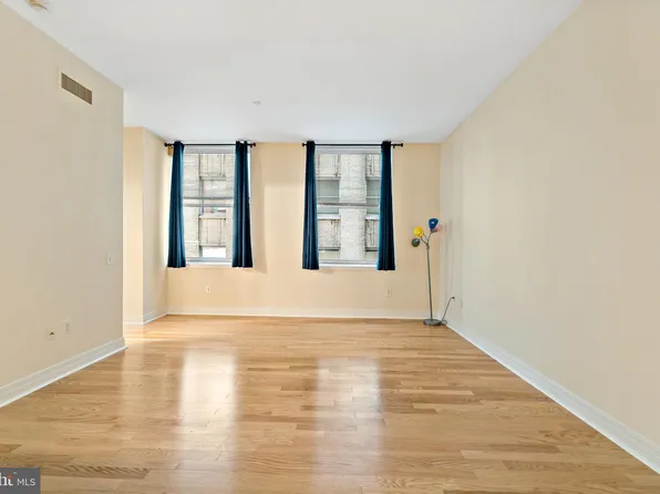 1600 Arch St APT 504, Philadelphia, PA 19103